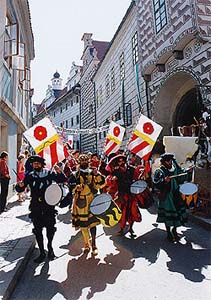 Česk Krumlov, Festival of the Five-petalled Rose, historical parade through town, foto: Libor Svček